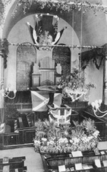PBK-1995-10 Interieur van de Schotse Kerk aan het Vasteland, bij de kroningsdienst van George de V tot Keizer, 25 juni 1911.