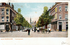 PBK-2001-135 Erasmusstraat gezien uit het oosten. Op de achtergrond de gereformeerde Noorderkerk aan de Jacob ...