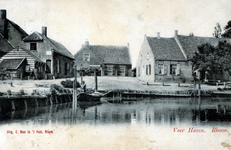 PBK-2003-250 Haven van Rhoon. Het huis in het midden is de uitspanning Billard Roijal.