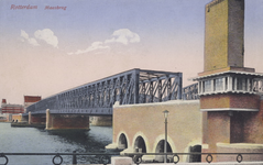 PBK-2005-546 De Willemsbrug en rechts een gedeelte van de de spoorbrug over de Nieuwe Maas, aan de zijde van de ...