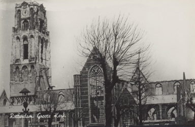 PBK-2481 Puinresten na het bombardement 14 mei1940.De Grote Kerk aan het Grotekerkplein.