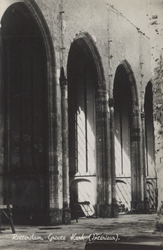 PBK-2493 Puinresten na het bombardement 14 mei 1940.Het noordelijk gedeelte van de Grote Kerk aan het Grotekerkplein, ...
