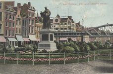PBK-2584 Het standbeeld van Erasmus aan de Grotemarkt, gezien uit het westen.