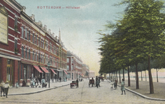 PBK-2854 De Hillelaan, vanuit het noorden. Rechts de Rijnhaven. Links woon- en winkelpanden.
