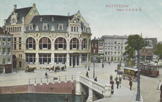 PBK-2916 De eerste geëlektrificeerde spoorlijn in ons land was de lijn van Rotterdam-Hofplein naar Scheveningen. Op 1 ...