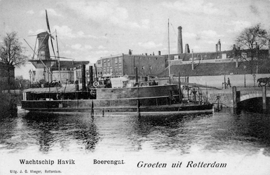 PBK-31 Gezicht op het schip de H.Mr. Havik aan de Admiraliteitskade. Op achtergrond molen De Noord en de Oostpoort aan ...