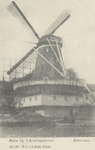 PBK-3758 Oliemolen De Liefde aan de Schaardijk, vanaf de Nieuwe Maas, uit het zuidoosten. De molen is afgebroken in het ...