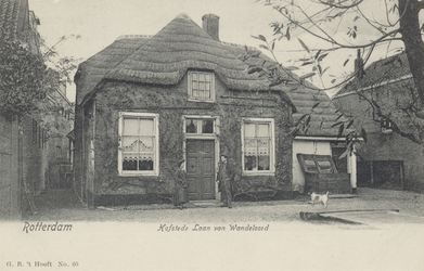 PBK-3827 Boerenwoning aan de Laan van Wandeloord, vanaf 1924 is de naam veranderd in Paradijslaan.
