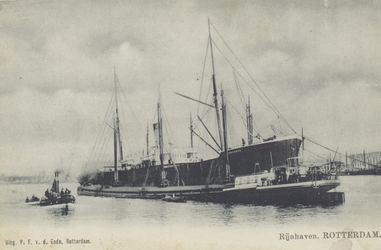 PBK-5987 Overslag van goederen bij een schip in de Rijnhaven.