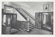 PBK-6316 Hal en trappenhuis van het Emmahuis, tehuis voor ouden van dagen van de Nederlandse Hervormde Diaconie aan de ...