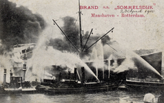 PBK-8831 Brand op het schip de Sommelsdijk van de Holland-Amerika Lijn in de Maashaven.