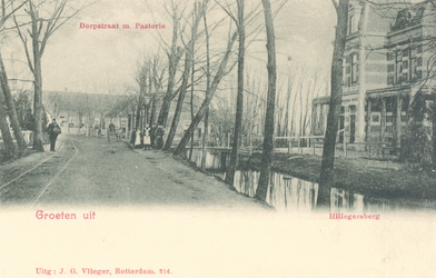PBK-9663 Bergse Dorpsstraat. Hier is nu het begin van de Weissenbruchlaan, rechts villa Françoise die een tijdlang als ...