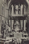 PBK-992 Interieur van de rooms-katholieke kerk van Sint Antonius van Padua, ook wel de Bosjeskerk genoemd, tijdens een ...