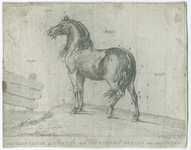 1976-3104 Prent met een voorstelling van een paard bij een hek. De prent is gebruikt voor de fabricage van tegels.
