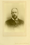 M-1402 Portret van Ferdinand Koch, koffiehandelaar. Van 1895 - 1909 lid van de gemeenteraad te Rotterdam. Sinds 1903 ...
