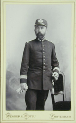 P-003384 Portret van Abraham Carel Beijdals, zeeofficier, secretaris van de Graan Elevator Mij.