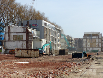 2023-35-13 Sloop woningen aan de Hilledijk vanaf locatie Tweebosstraat vanwege de aanstaande vernieuwing van de ...