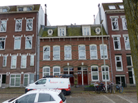 2023-35-31 De woning van mevrouw Grarda Pelger aan de Hilledijk 183-185. Haar huis moest wijken in verband met de ...
