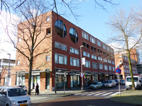 2023-35-330 Vernieuwd gedeelte van de Wolphaertsbocht op de hoek met Clemensstraat in Oud-Charlois met woon-en ...