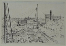 IX-1598 Het uittrekken van heipalen van weggebombardeerde huizen langs de Korfmakersstraat, uit het oosten.