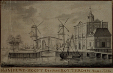 RI-621 Het Nieuwe Hoofd van de stad Rotterdam anno 1756. In het midden: de Stokkenbrug met de molens de Pelicaan en de ...