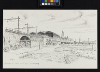 XVII-43-02 Gezicht op de achterzijde van het gedeeltelijk herstelde Station Hofplein, langs de Raampoortstraat van de ...