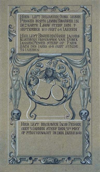 XVIII-164-00-01-12-1 Getekende grafzerk in de Sint Laurenskerk.