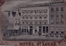 XXIV-38 Gezicht op het hotel St. Lucas in de Hoogstraat uit het zuidoosten.