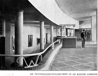 1968-2155 Bioscoop Cineac en theater Kleine Komedie in de Beurs aan de Coolsingel.Van boven naar beneden afgebeeld:-1: ...