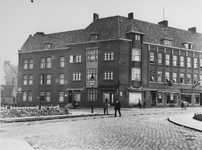 1968-982 Gezicht op het P.C. Hooftplein