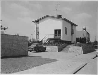 1969-1965 Kerk van de Vrije Evangeische Gemeente aan de Aristotelesstraat.