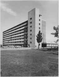 1969-1999 Bejaardentehuis Zonnelicht aan de Aristotelesstraat.