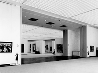 1972-1065-TM-1067 Interieurs van het nieuwe gedeelte van het Museum Boymans van Beuningen aan de ...