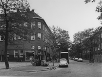 1974-1409 Gezicht in de Van Lennepstraat bij de Bellamystraat.