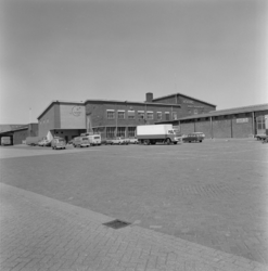 1976-657 Gebouwen van de groentenveiling in Berkel en Rodenrijs. Vanuit het zuiden.