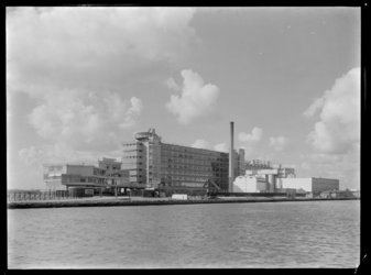 1978-3318 De Van Nellefabriek aan de Delfshavense Schie.