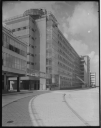 1978-3414 Kantoorgebouwen van de Van Nellefabriek aan de Van Nelleweg nummer 1.