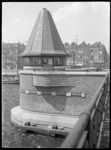 1978-3482 Het brugwachterhuis bij de Koninginnebrug aan de Koningshaven.