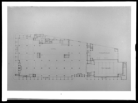1978-3707 Ontwerptekeningen voor magazijn De Bijenkorf. De plattegrond van de begane grond. Het betreft een niet ...