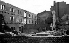 1979-1166 Gezicht op de door het Duitse bombardement van 14 mei 1940 getroffen Boompjes. Als gevolg van dit ...