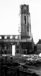 1979-1340 Gezicht op de door het Duitse bombardement van 14 mei 1940 getroffen Oppert. Gezien uit noordelijke richting. ...