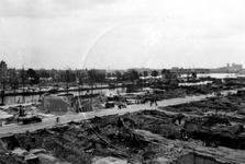 1979-1517 Gezicht op de door het Duitse bombardement van 14 mei 1940 getroffen omgeving van de Schiedamsedijk en ...