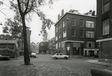 1979-2792 De 1e Crooswijksedwarsstraat, vanaf de Crooswijksestraat, naar het zuiden toe. Richting Marnixstraat.