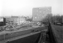 1979-636-EN-637 Rochussenstraat, gezien vanuit het dak van het Maritiem museum. 2 opnamen. Van boven naar beneden:-636: ...