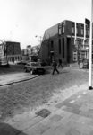 1980-1214 Gezicht op de Breitnerstraat met rechts de Hobokenstraat, een nieuwe straat lopend naar de Nieuwe Binneweg.