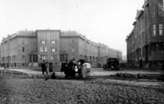 1980-1767 Gezicht op de Beukelsweg met rechts de Allard Piersonstraat.