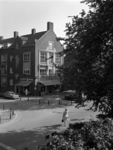 1981-2722 De Oostzeedijk beneden, op de hoek met de Rubensstraat.