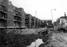 1981-886 Plaats waar vroegere huizen aan de westzijde van de Sint-Mariastraat gestaan hebben. Links de achterzijde van ...