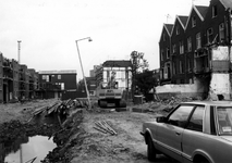 1981-888 Plaats waar vroegere huizen aan de westzijde van de Sint-Mariastraat gestaan hebben. Links de achterzijde van ...