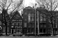 1982-1156-TM-1158 Huizen aan de zuidzijde van de Mathenesserlaan.Afgebeeld van boven naar beneden:-1156: huisnummers ...